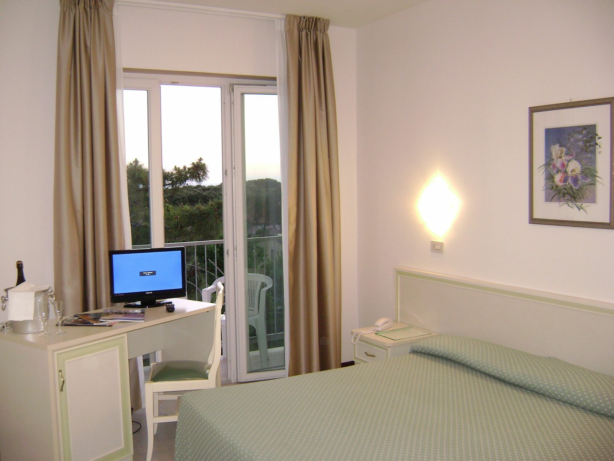 Hotel Mediterraneo Marina di Pietrasanta Εξωτερικό φωτογραφία